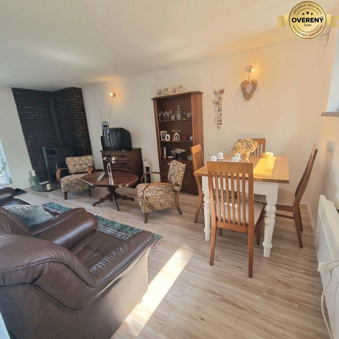 REZERVOVANĚ! EXKLUZÍVNE!! Krásna prerobená chata v Suchej s výhľadom!